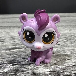Littlest Pet Shop | Pets in the City #117: Mellowy Lilacs (Possum) - Toy Figure